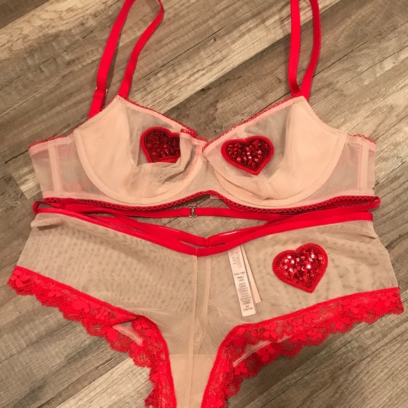 SOLD🔥🔥🔥🔥🔥🔥Sequin Heart Lingerie Set❤️ - Picture 2 of 8